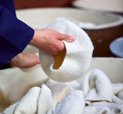 LE FEUTRAGE ET LA TEINTURE